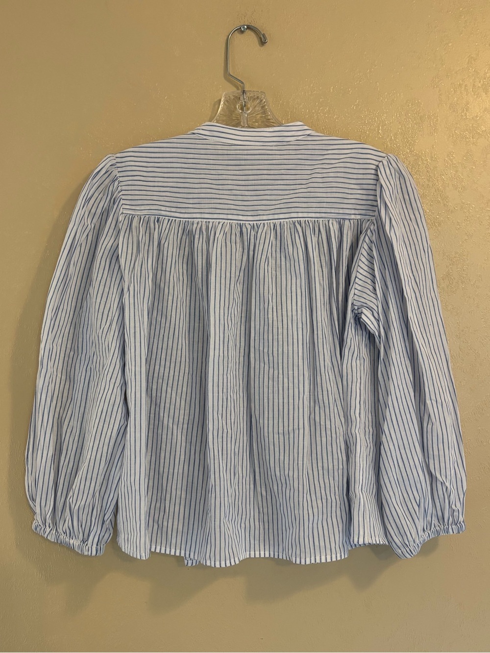 NWT Free Assembly Women's Shirred Cotton Button Down Blouse sz XS 0-2 - Picture 2 of 9